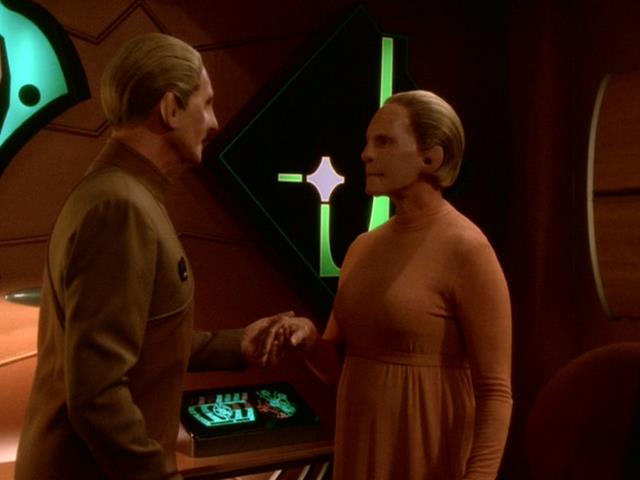 Odo cures the Female Shapeshifter through the link