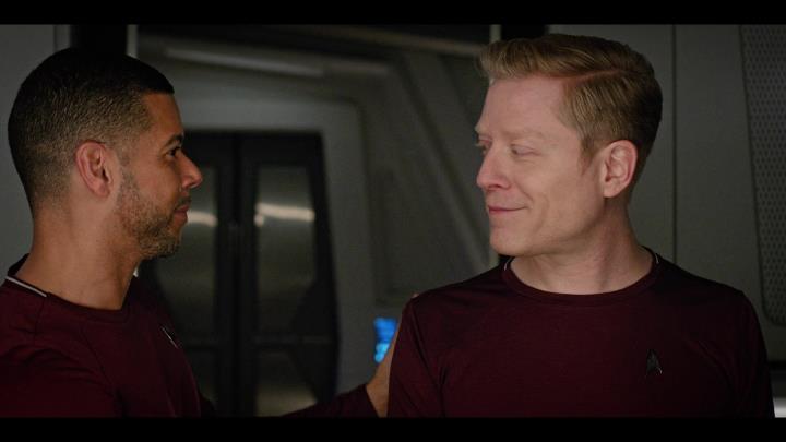 Culber and Stamets get ready for bed