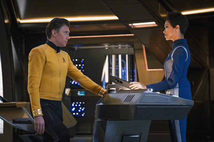 Commander Burnham advises Captain Pike