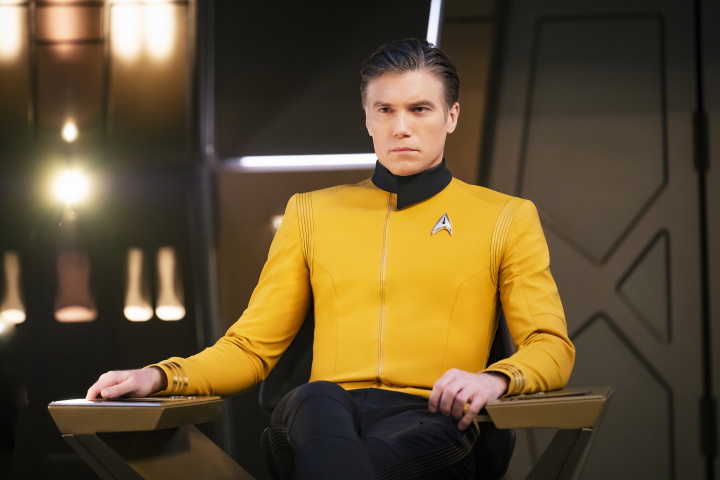 Captain Pike takes command of Discovery
