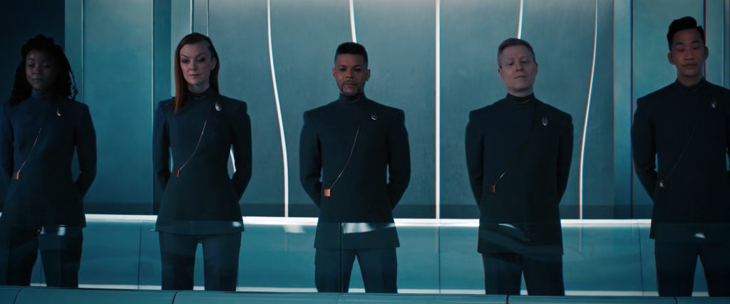 U.S.S. <i>Discovery</i> crew at Starfleet HQ