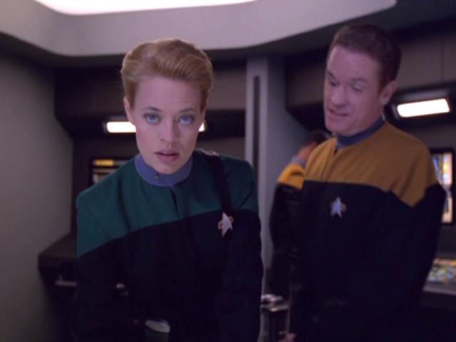 Seven of Nine and Joe Carey in Engineering