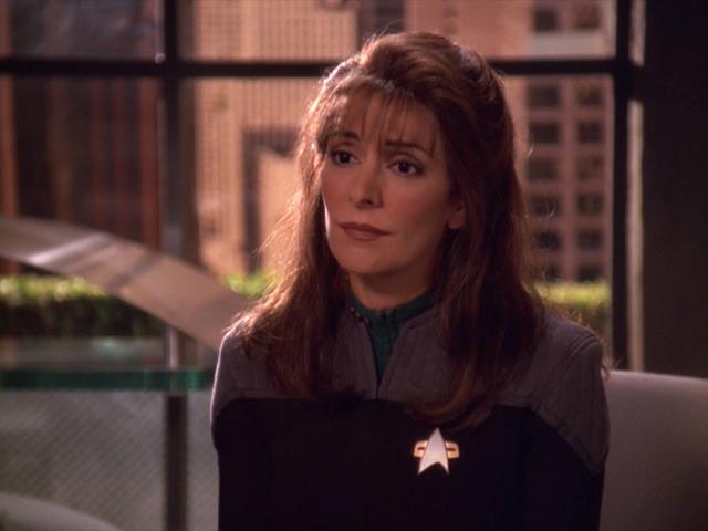 Deanna Troi visits Barclay at Starfleet HQ