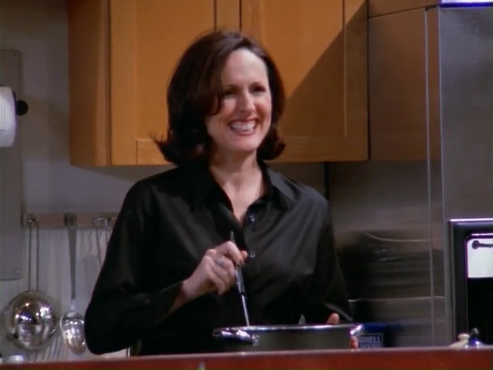 Molly Shannon as Val Bassett